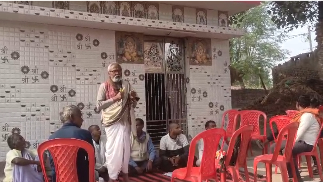 जहानाबाद – जिले के काको प्रखंड क्षेत्र के ग्राम पंचायत बढ़ौना में, पंचायत सरकार भवन निर्माण कार्य में बाधक बन गया है बरगद का वृक्ष।