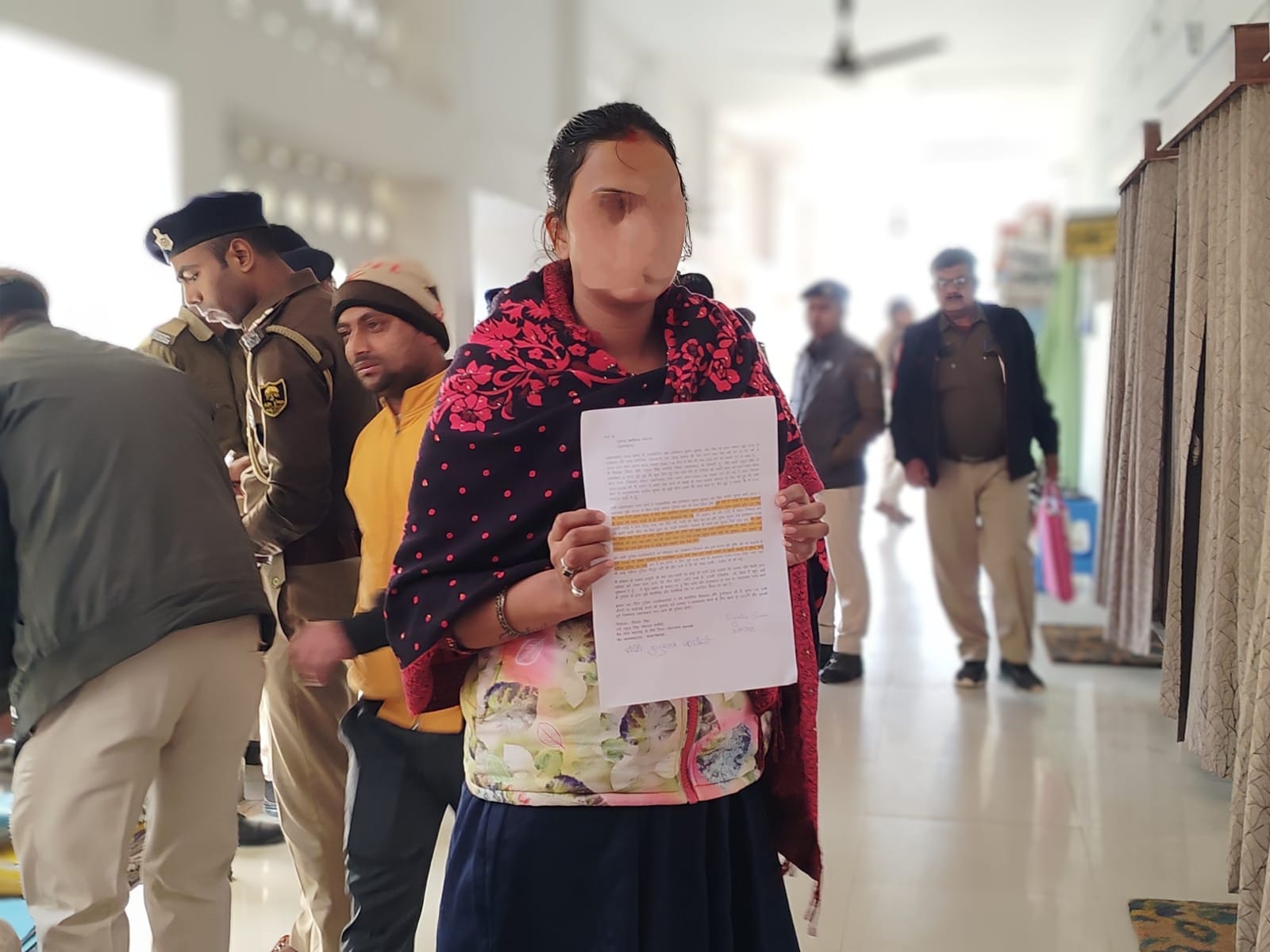 जहानाबाद नगर थाने के दारोगा और जमादार पर महिला ने लगाया गंभीर आरोप, SP ने दिए जांच का आदेश