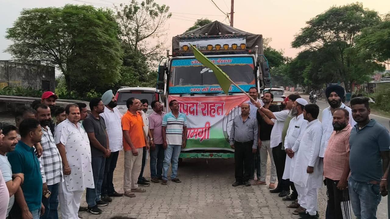 Uttarakhand News उत्तराखंड आपदा : थराली में पीड़ित परिवारों के लिए एक ट्रक राहत सामग्री रवाना