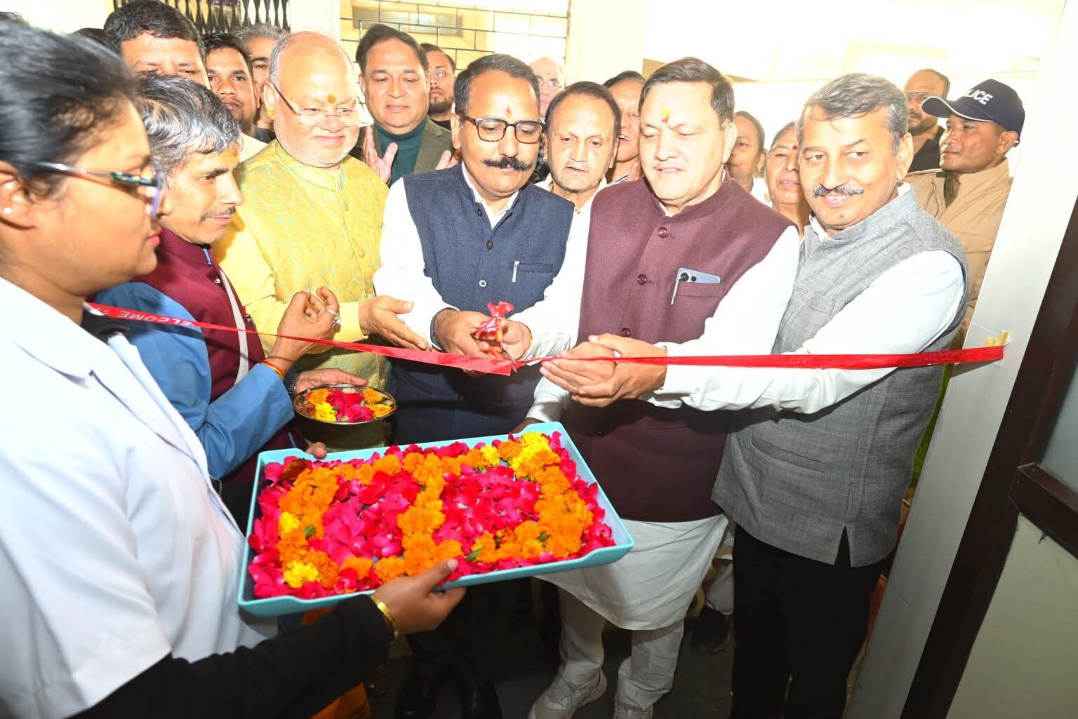 Uttrakhand Big Breaking News हल्द्वानी बेस अस्पताल में 9-बेड का अत्याधुनिक ICU शुरू, D.M. व जनप्रतिनिधियों ने किया शुभारंभ