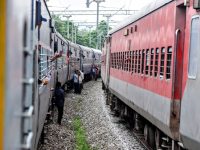 Video: Fire breaks out in Hyderabad-Jaipur train at Nampally railway station – The Siasat Daily
